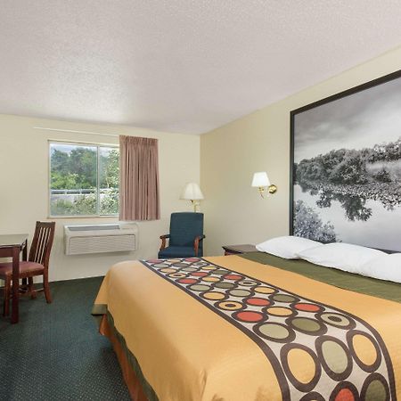 Super 8 By Wyndham Burnham/Lewistown Hotel Esterno foto